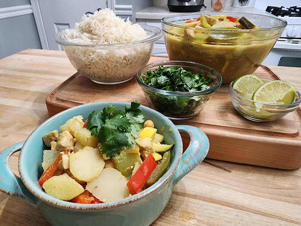 Instant Pot Thai Green Curry Chicken & Vegetables